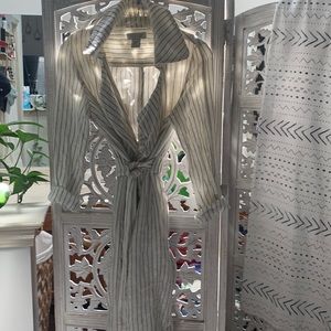 Rachel Zoe 100% Linen Striped Dress with side Pockets with Belt. Size XS.